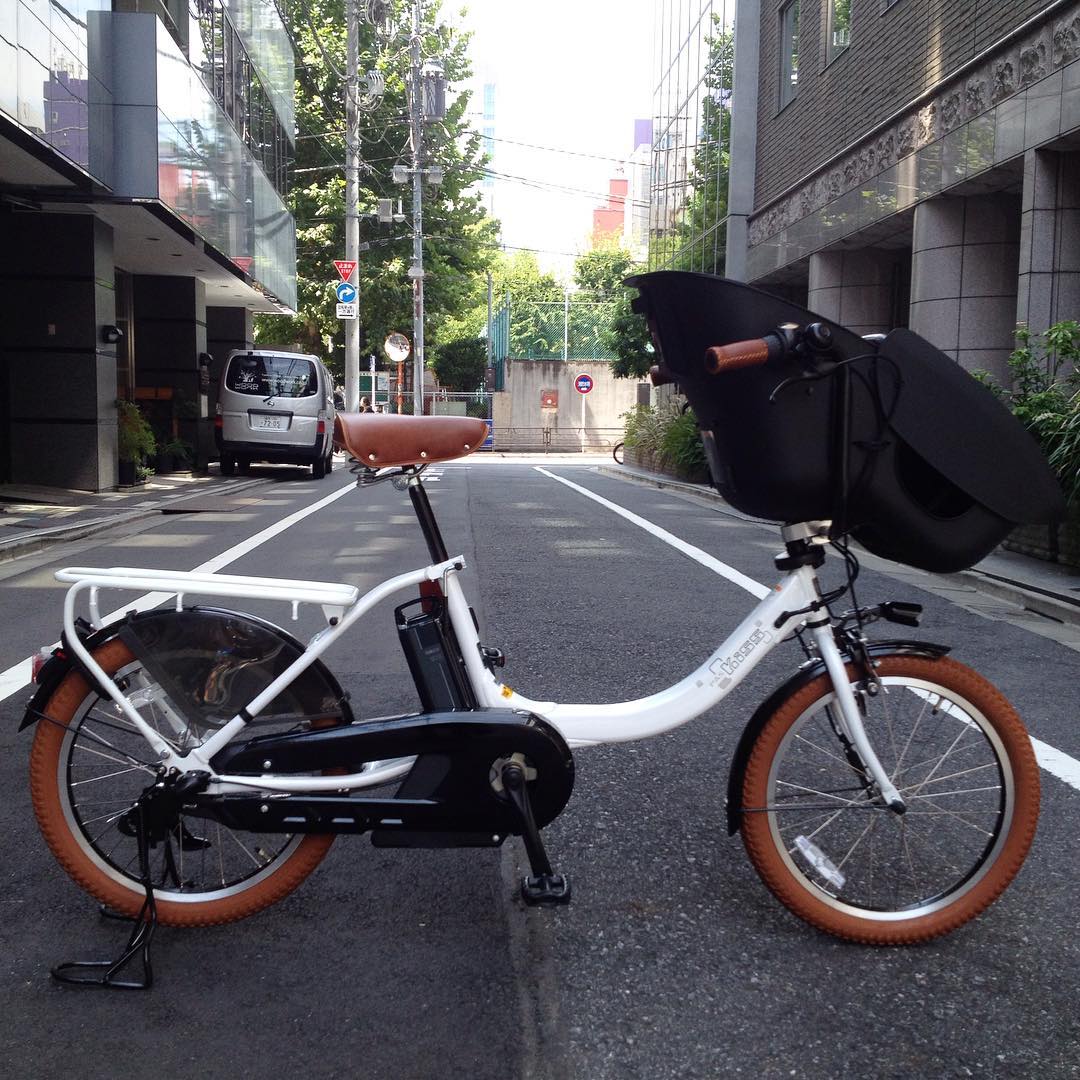 YAMAHA PAS KISS ハクセン実車施工事例9 2018-08-31 #paskissmini の一番人気ホワイトカラーです。ライトブラウンパーツでまとめました。 #very #bikkemob #pasbabbyun #hydee #totebox